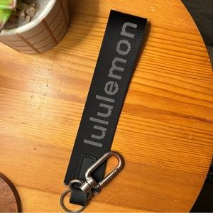Lululemon keychain black and silver